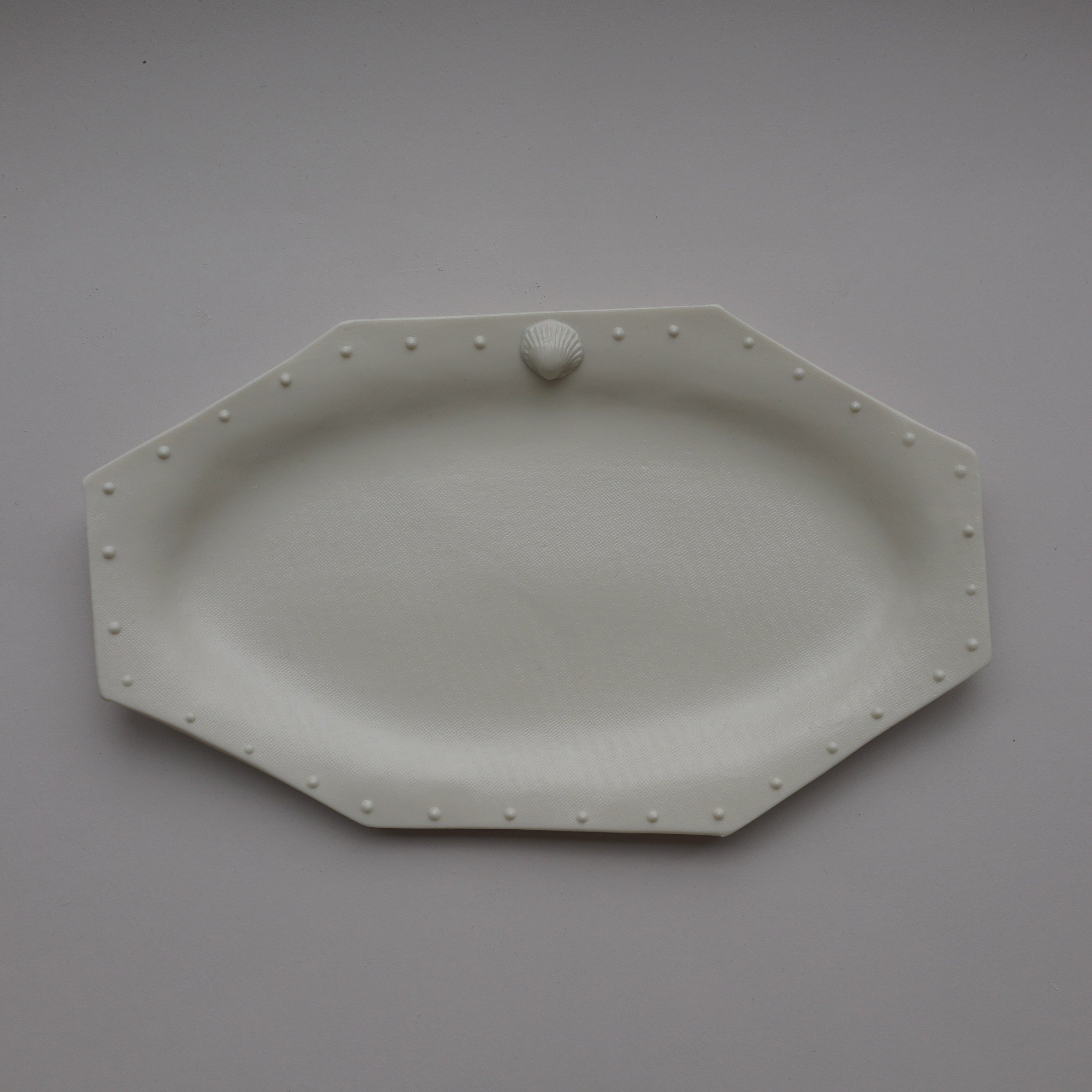 Octagonal Plate (Shell Motif Decoration) - 八角盤（貝殼圖案裝飾）
