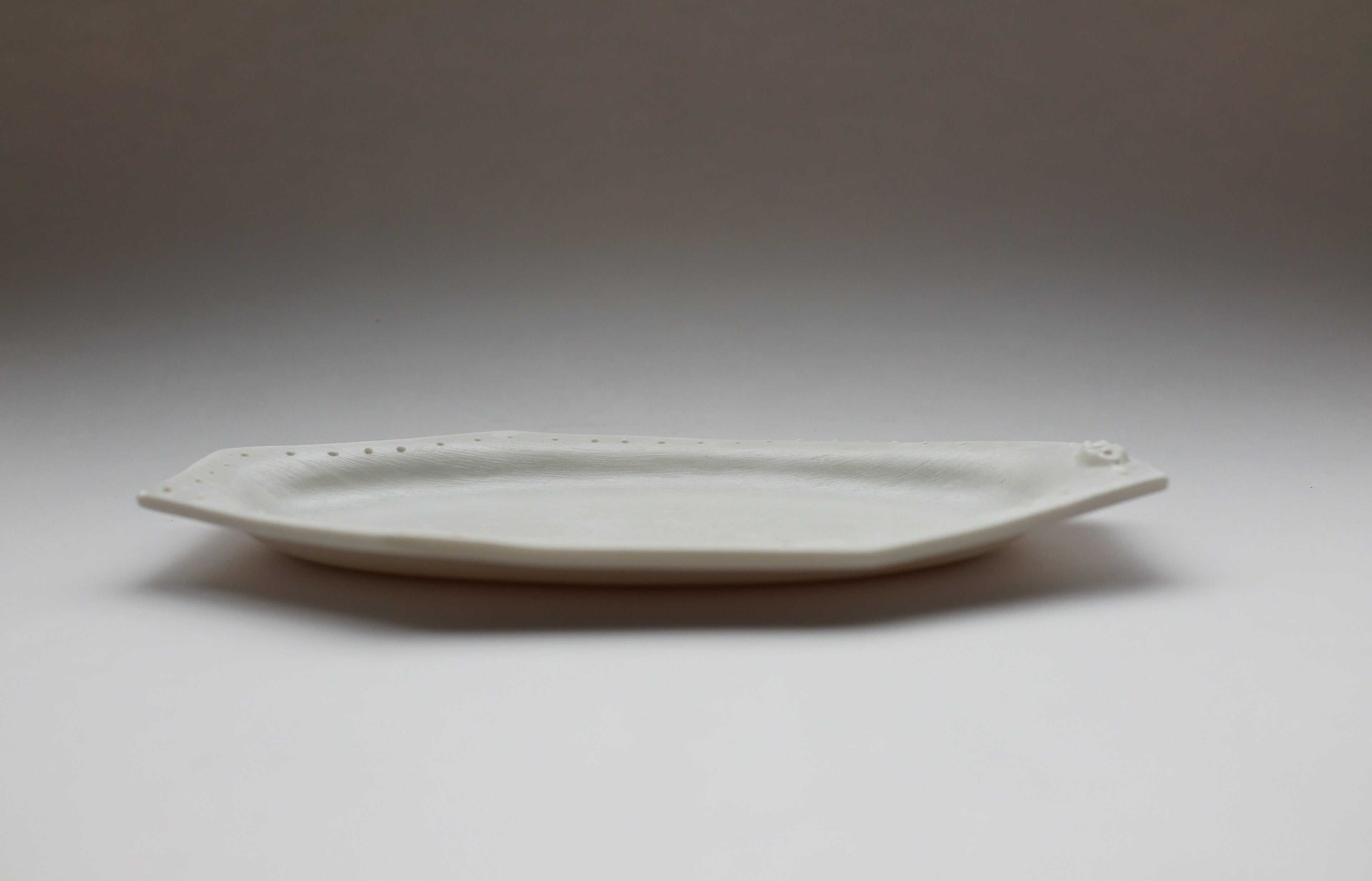 Octagonal Plate (Pea Motif Decoration) – 八角盤（豌豆圖案裝飾）